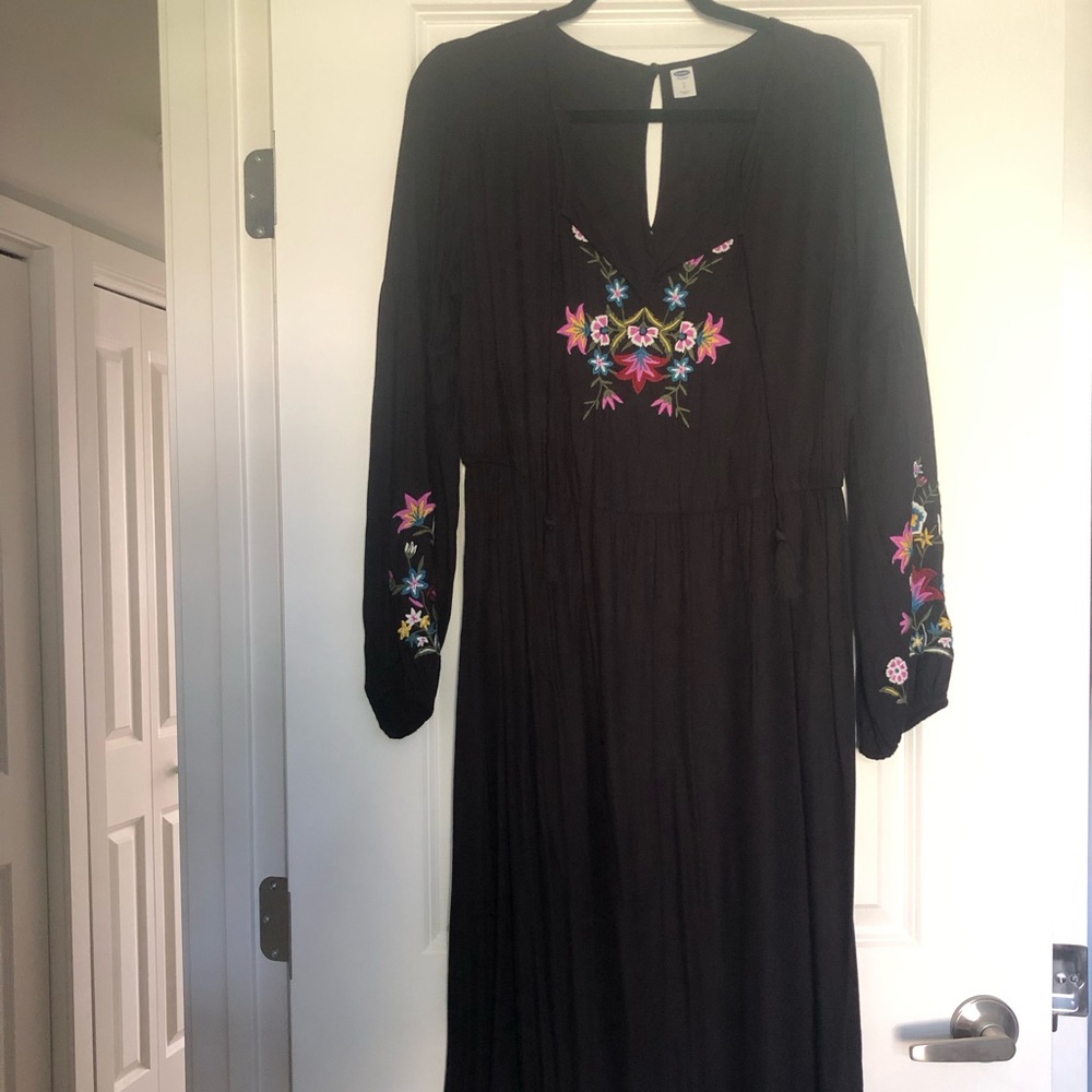Old Navy Black Floral Embroidered Dress
